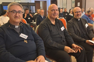 Un Carmelita de Malta en reuni&oacute;n de l&iacute;deres religiosos