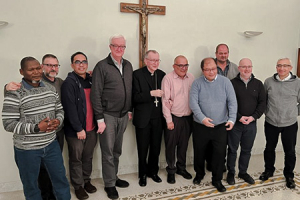 El Secretario de Estado del Vaticano visit&oacute; la Curia