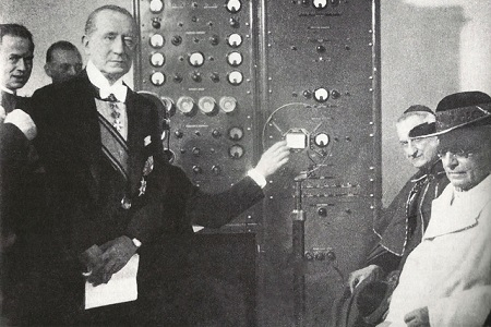 All images are of public domain.